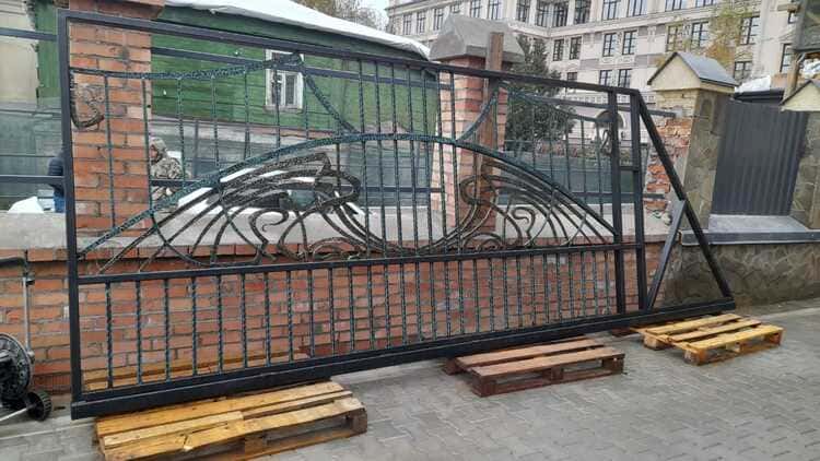 Гаражные подъемные ворота Бутово